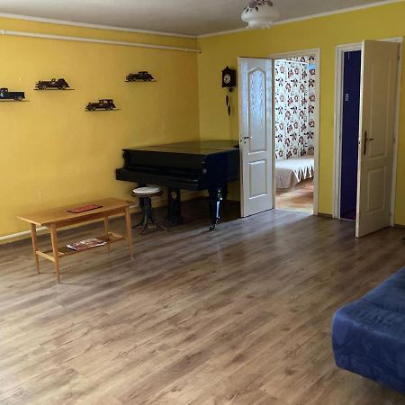 Leander Vendeghaz Appartement Gyöngyös Buitenkant foto